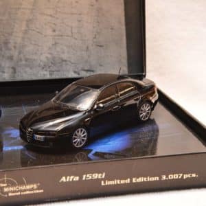 Modellbil: Aston Martin DB5 og Alfa 159ti – Quantum of Solace (Minichamps) - Bilde 3